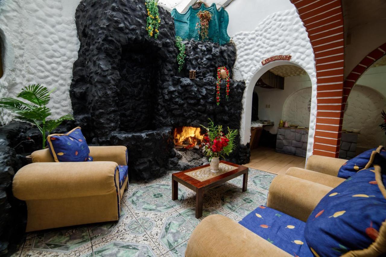 Carlos V Hotel Cusco Exterior photo